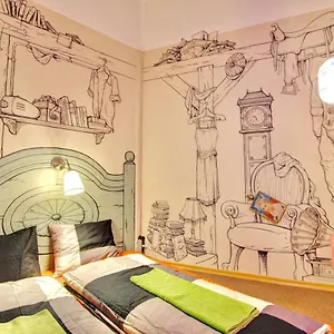 Lavender Circus Hostel, Doubles & Ensuites Albergue